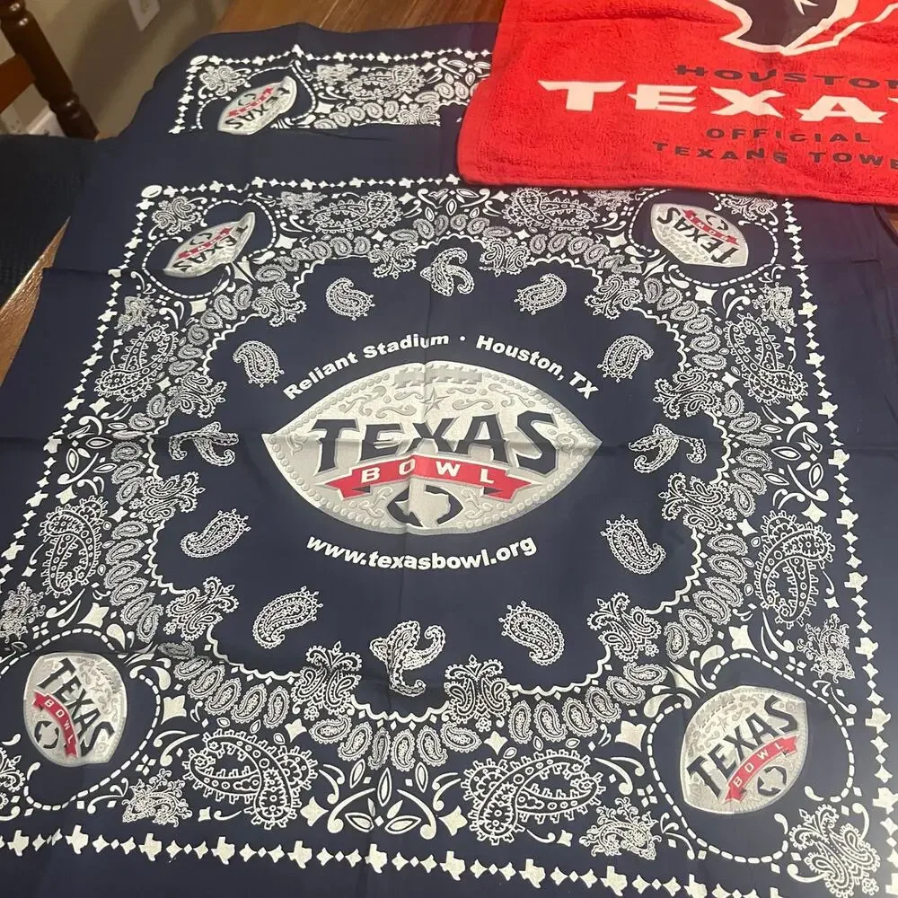 Houston Texans 2007 Texas Bowl Photo Frame. 2 Towels. 2 Bandanas. 3 VIP Passes